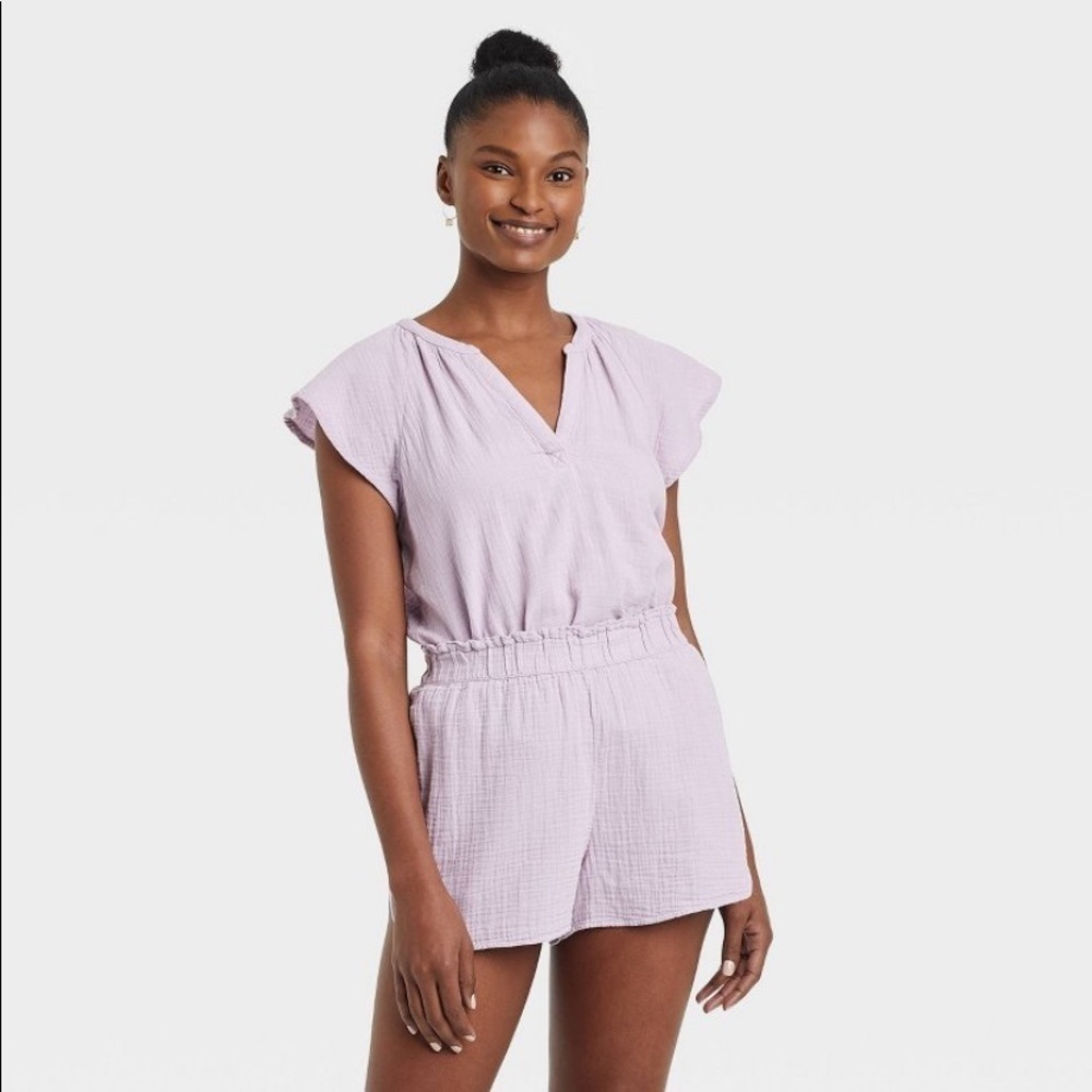 Universal thread lavenders short sleeve shirt